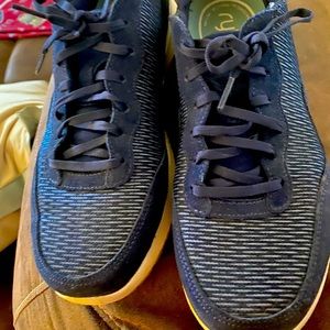 Women’s Sneakers size 11